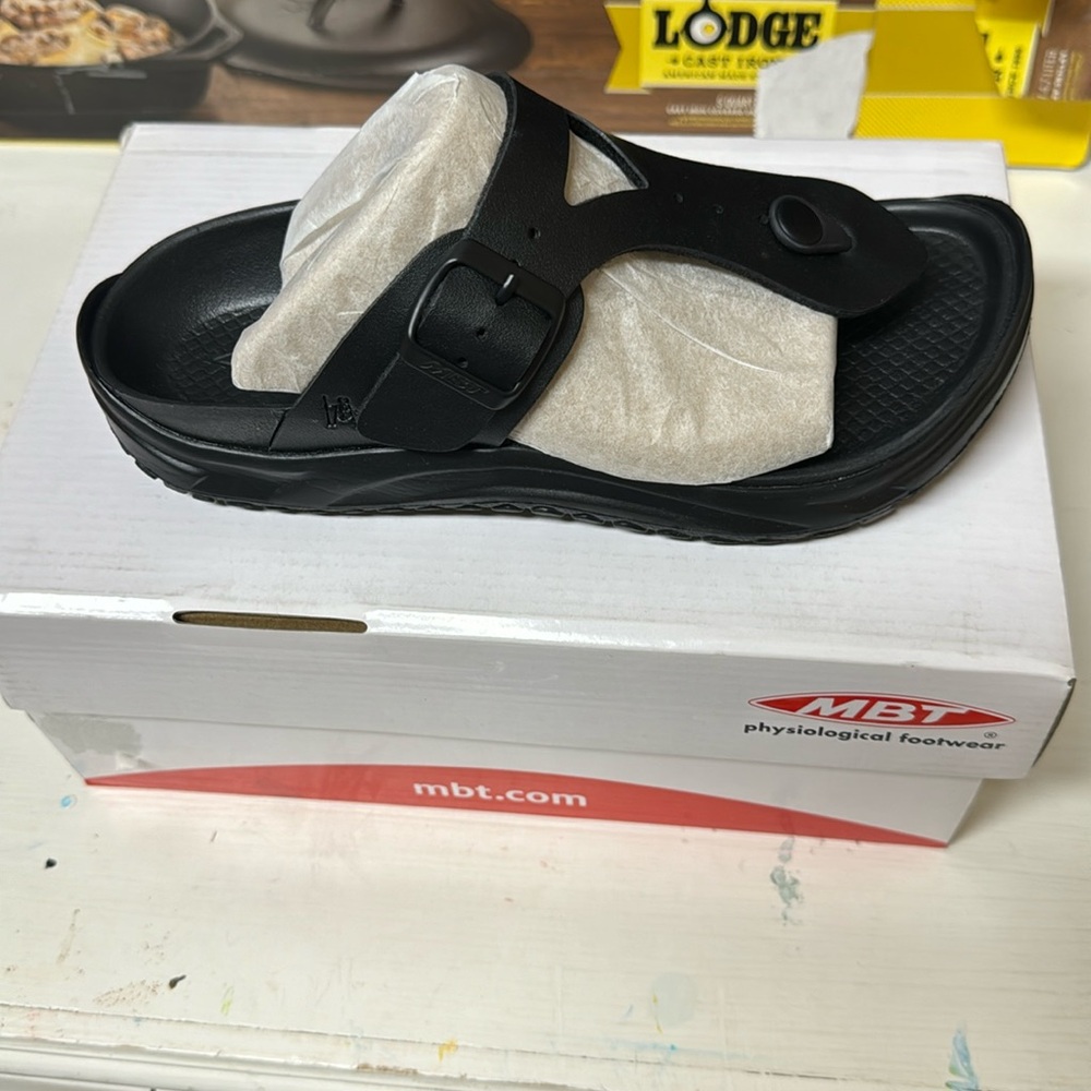MBT physiological footwear Meru size 4.5-5